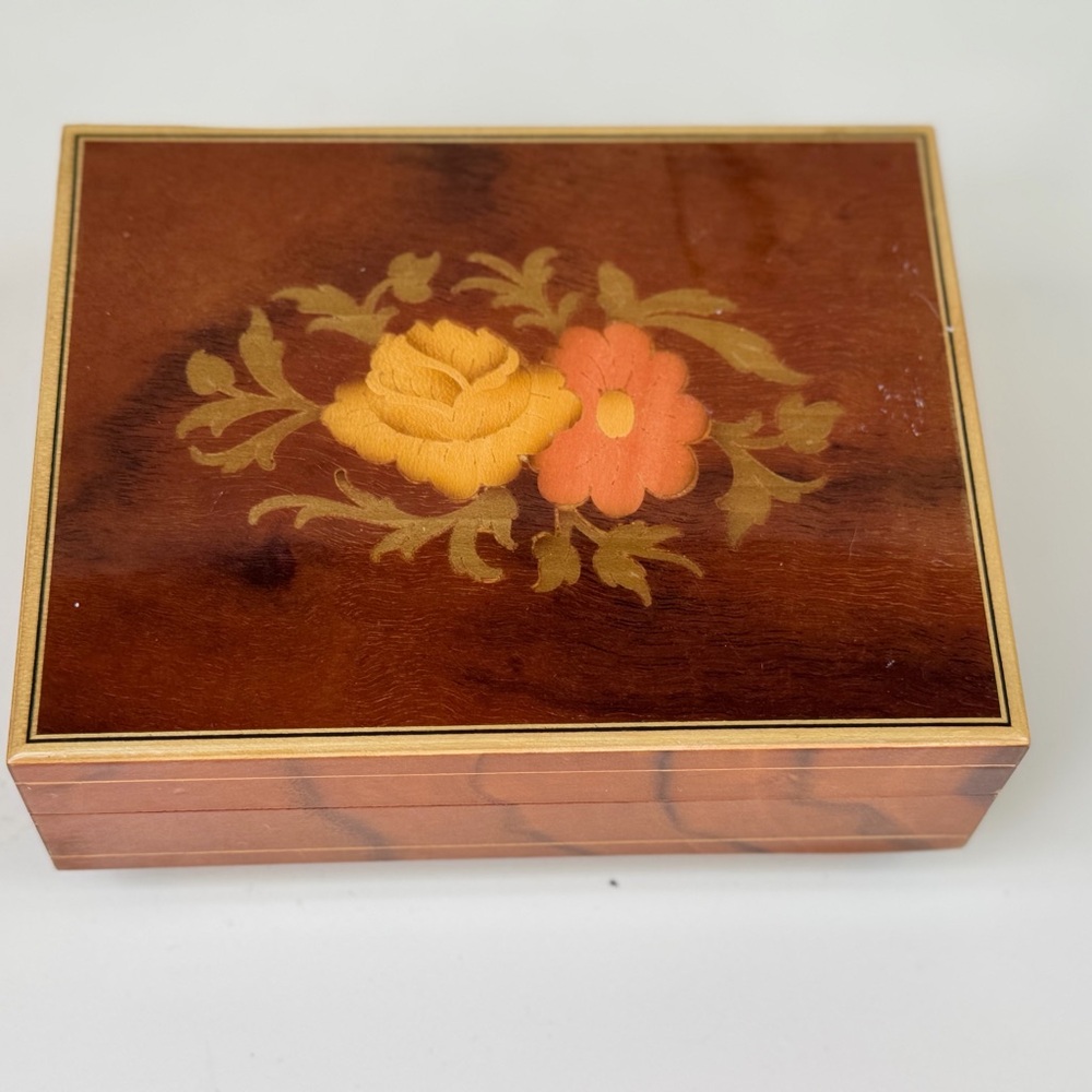 Vintage Made in Italy Reuge Floral Wooden with Inlay Design Jewelry Box Musical